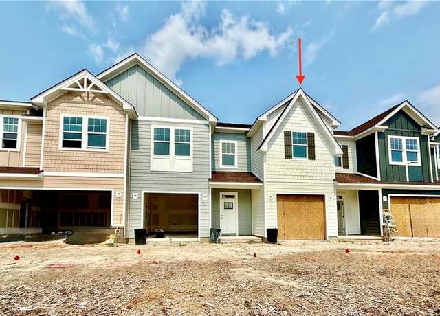 Property at 719 Flatrock Ln, Chesapeake, VA 23320, 3 beds, 2.5 baths
