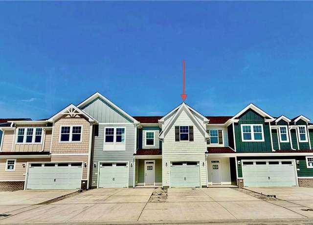 Property at 719 Flatrock Ln, Chesapeake, VA 23320, 3 beds, 2.5 baths