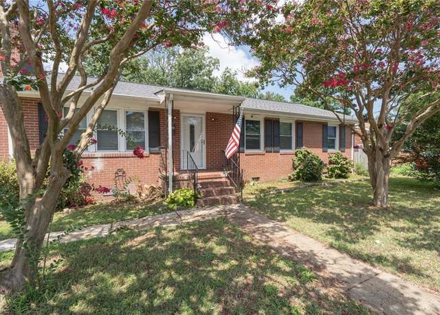 Property at 2530 Effingham St, Portsmouth, VA 23704, 3 beds, 2 baths