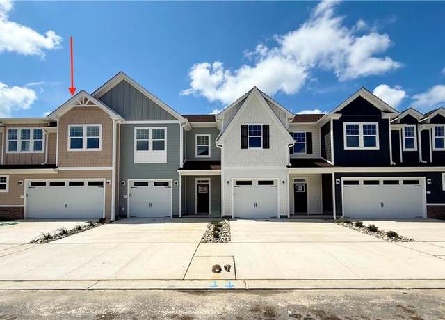 Property at 723 Flatrock Ln, Chesapeake, VA 23320, 4 beds, 2.5 baths