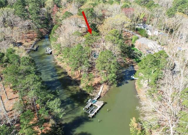 Property at 921 Muller Ln, Virginia Beach, VA 23452, 5 beds, 4 baths