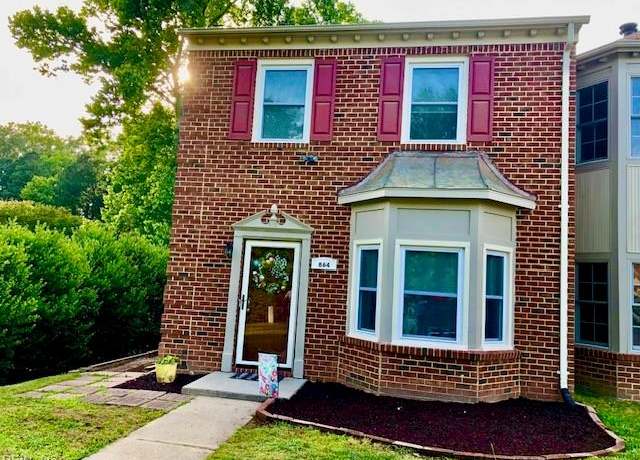 Property at 864 Creekside Cres, Chesapeake, VA 23320, 2 beds, 2.5 baths