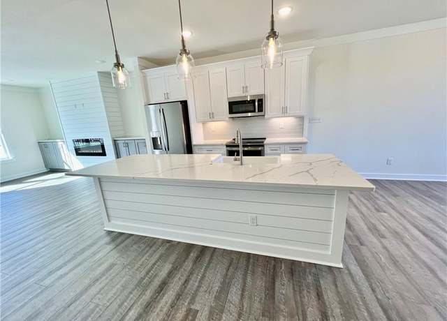 Property at 1066 Butte Ln, Chesapeake, VA 23320, 4 beds, 3.5 baths