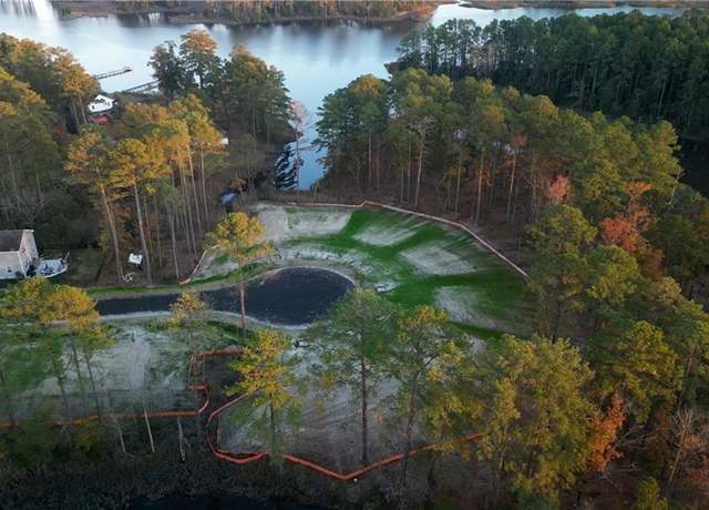 Property at 1916 Mccoy Rd, Chesapeake, VA 23323, 4 beds, 4 baths