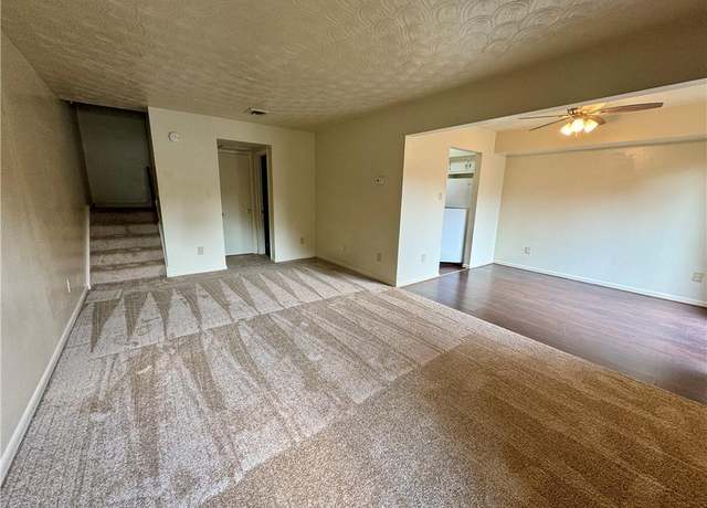 Property at 1434 Granada Ct, Newport News, VA 23608, 2 beds, 1.5 baths