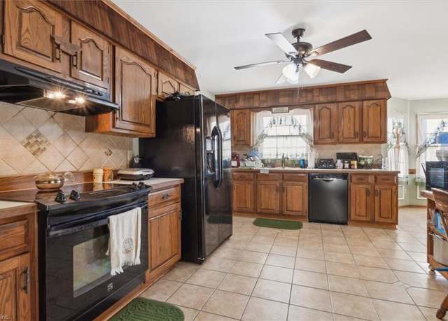 Property at 2514 Rock Creek Dr, Chesapeake, VA 23325, 4 beds, 2.5 baths