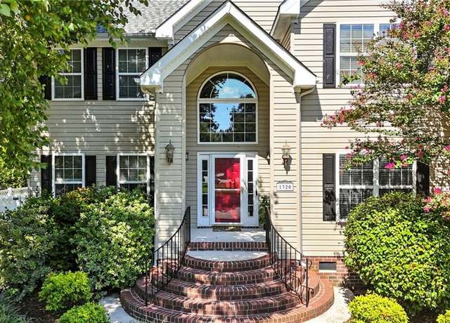 Property at 1320 Meggett Dr, Chesapeake, VA 23322, 6 beds, 3 baths