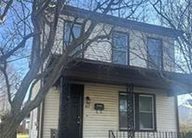 Property at 927 Palmer St, Portsmouth, VA 23704, 3 beds, 1.5 baths