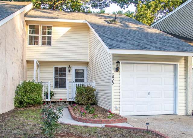 Property at 635 Pine Bnd, Chesapeake, VA 23320, 3 beds, 1.5 baths