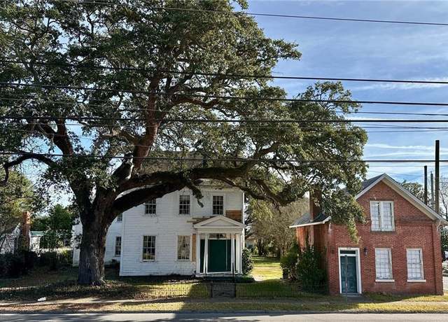 Property at 204 S Road St, Elizabeth City, NC 27909, 4 beds, 2.5 baths