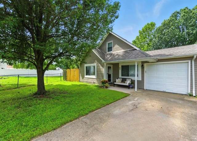Property at 905 Wareham Ct, Virginia Beach, VA 23452, 4 beds, 2 baths