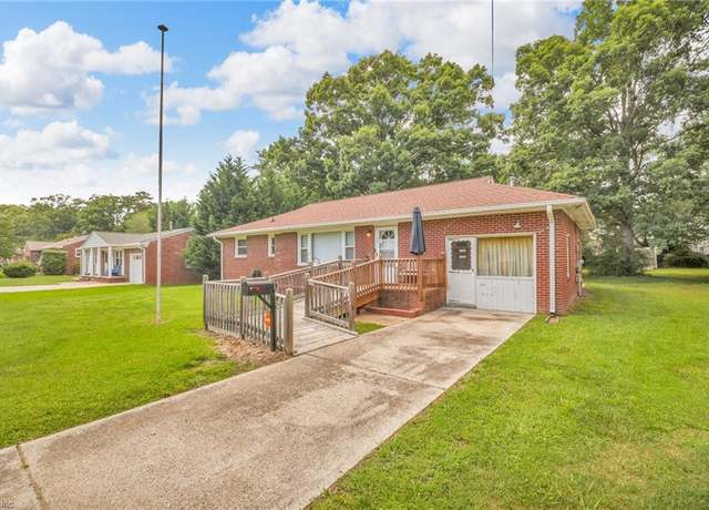 Property at 45 Richland Dr, Newport News, VA 23608, 3 beds, 1 bath