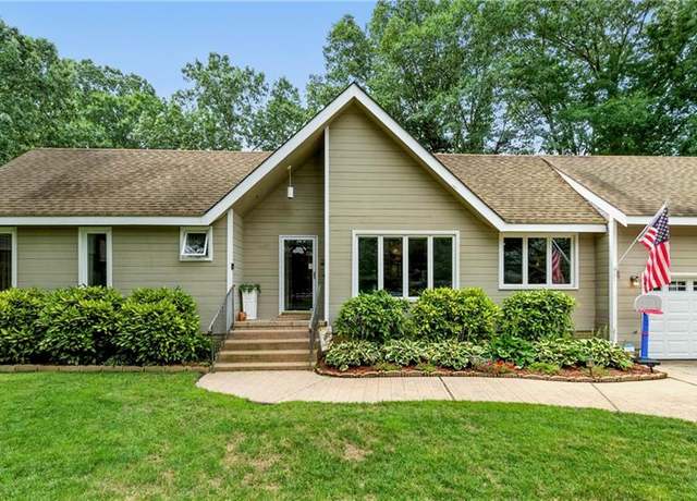 Property at 1220 Newmarket Dr, Virginia Beach, VA 23464, 4 beds, 3 baths