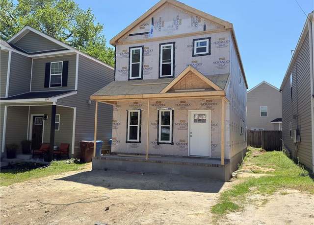 Property at 1012 Middle St, Chesapeake, VA 23324, 4 beds, 3.5 baths