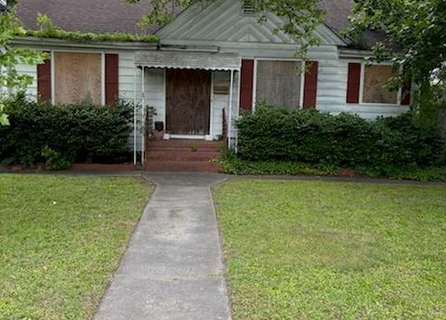 Property at 5 Chatham Rd, Portsmouth, VA 23702, 4 beds, 1 bath