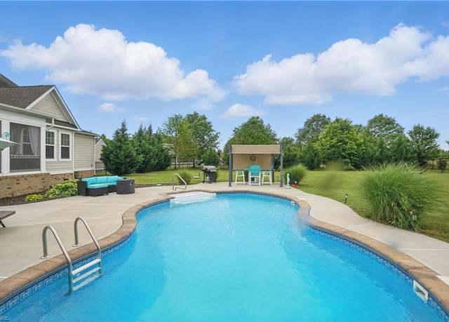 Property at 826 Majestic Ct, Chesapeake, VA 23323, 4 beds, 3.5 baths