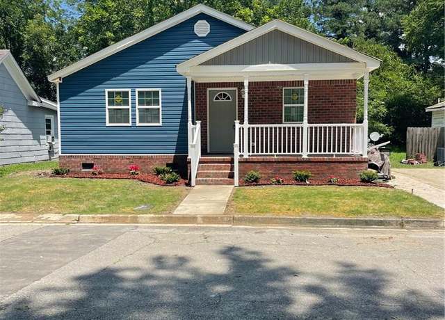 Property at 712 Norfleet St, Franklin, VA 23851, 4 beds, 2 baths