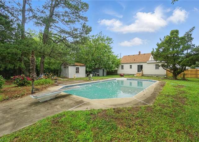 Property at 3013 Smithfield Rd, Portsmouth, VA 23702, 3 beds, 1 bath