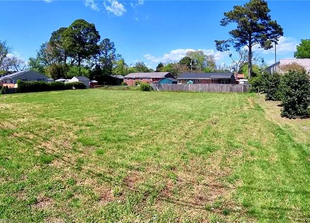 Property at 727 Willow Dr, Newport News, VA 23605