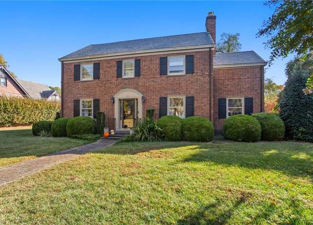 Property at 811 Park Pl, Hampton, VA 23669, 4 beds, 2.5 baths