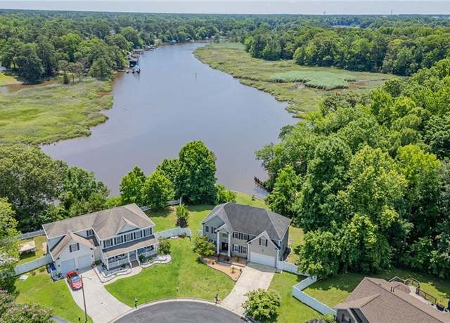 Property at 214 Water Pointe Way, Suffolk, VA 23434, 5 beds, 2.5 baths