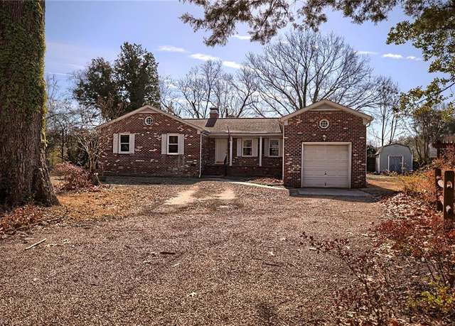 Property at 7450 Matoaka Ave, Gloucester Point, VA 23062, 3 beds, 2 baths