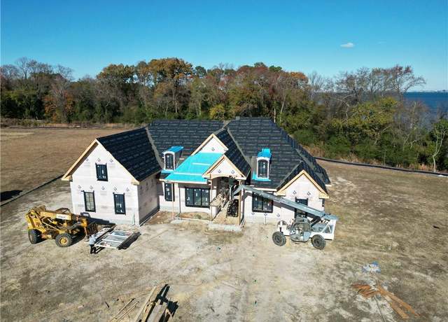 Property at 44 River Edge Dr, Suffolk, VA 23436, 4 beds, 3.5 baths