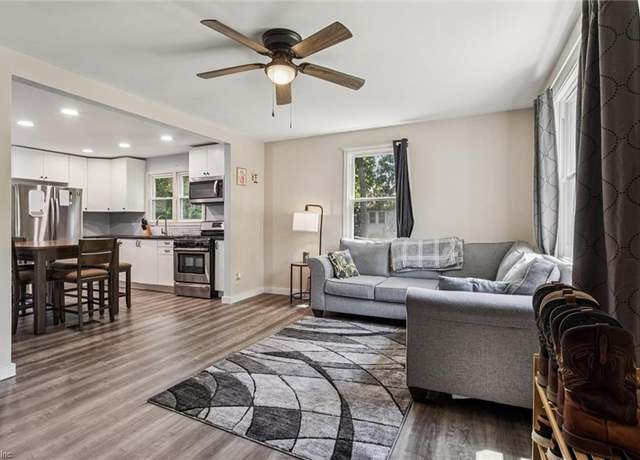 Property at 222 Charles Ave, Portsmouth, VA 23702, 2 beds, 1 bath