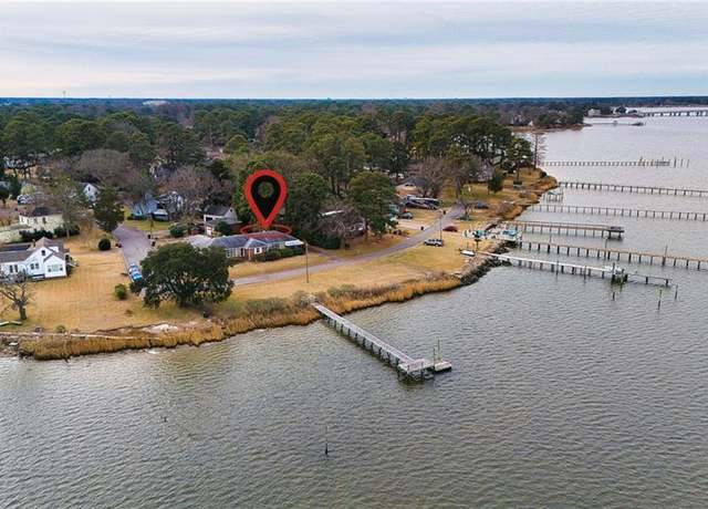 Property at 1 Warwick St, Portsmouth, VA 23707, 4 beds, 2.5 baths