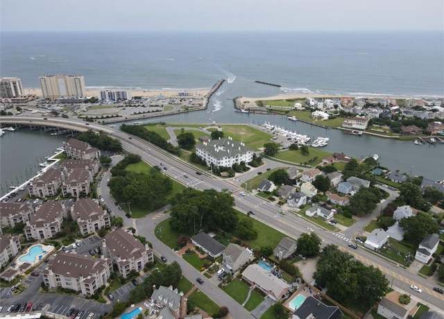 Property at 508 General Booth Blvd, Virginia Beach, VA 23451, 3 beds, 3.5 baths