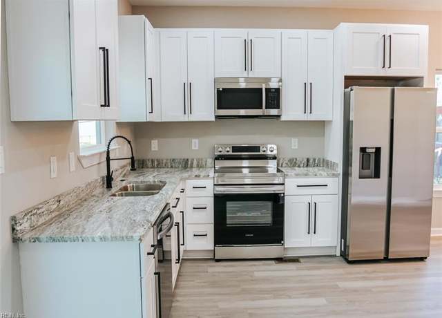 Property at 402 Hogart St, Franklin, VA 23851, 3 beds, 2.5 baths