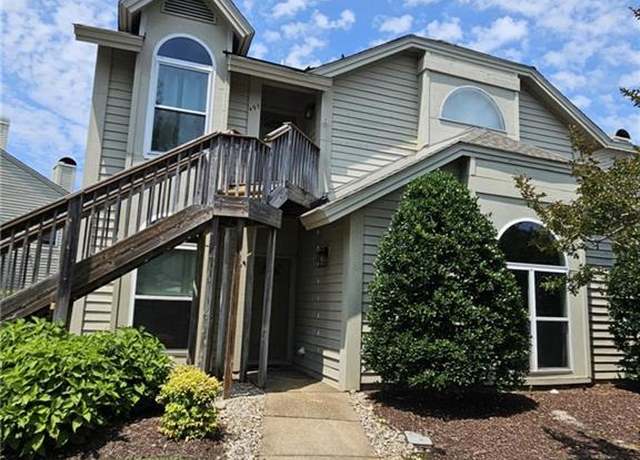 Property at 495 E Lake Cir, Chesapeake, VA 23322, 2 beds, 2 baths