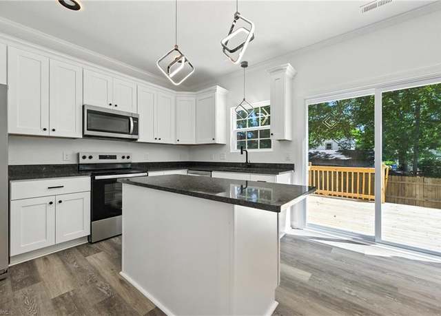 Property at 236 Buxton Ave, Newport News, VA 23607, 5 beds, 3 baths