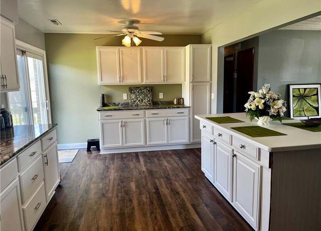 Property at 247 E Mcginnis Cir, Norfolk, VA 23502, 3 beds, 2 baths