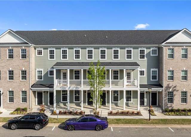 Property at 828 Riverfall Ave, Hampton, VA 23666, 2 beds, 2.5 baths