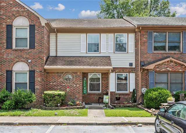 Property at 19 Dawn Ln, Hampton, VA 23666, 3 beds, 2.5 baths