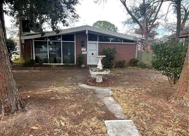 Property at 4122 Clifford St, Portsmouth, VA 23707, 3 beds, 2.5 baths