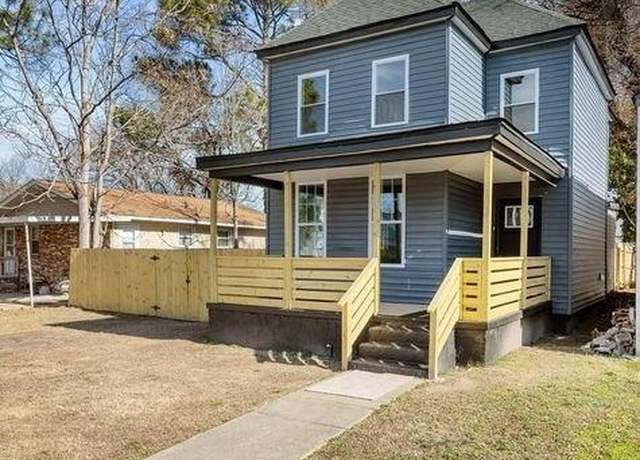 Property at 122 Poplar Ave, Newport News, VA 23607, 4 beds, 2.5 baths