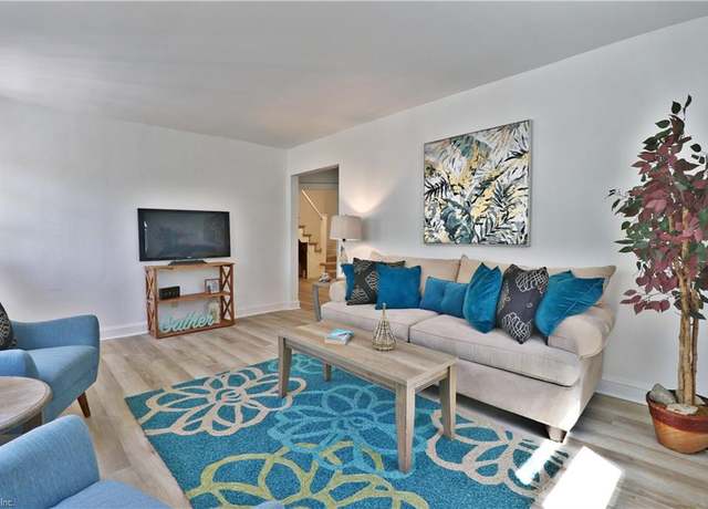 Property at 4 California Ave, Portsmouth, VA 23701, 2 beds, 1 bath