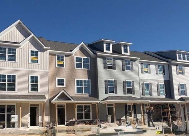 Property at 2016 Stanford Ln, Newport News, VA 23608, 3 beds, 3.5 baths