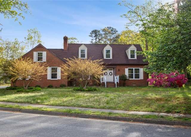 Property at 112 Farmington Blvd, Hampton, VA 23666, 4 beds, 3.5 baths
