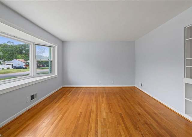 Property at 1845 Arrowwood St, Norfolk, VA 23518, 3 beds, 1 bath