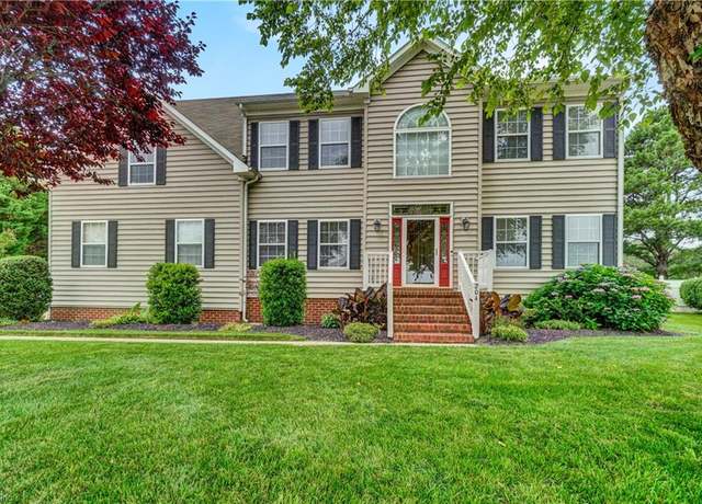 Property at 204 Goshawk Ct, Suffolk, VA 23435, 5 beds, 3 baths