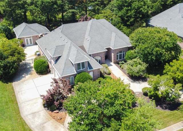 Property at 3201 Stonewood Dr, Virginia Beach, VA 23456, 4 beds, 4.5 baths
