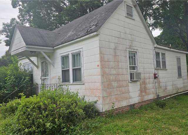 Property at 705 Canal Dr, Chesapeake, VA 23323, 2 beds, 1 bath