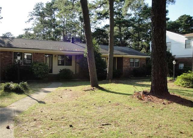Property at 2201 Oak St, Virginia Beach, VA 23451, 4 beds, 2 baths