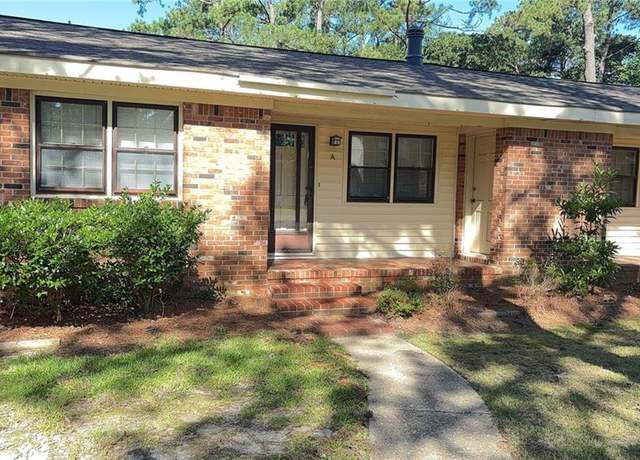 Property at 2201 Oak St, Virginia Beach, VA 23451, 4 beds, 2 baths