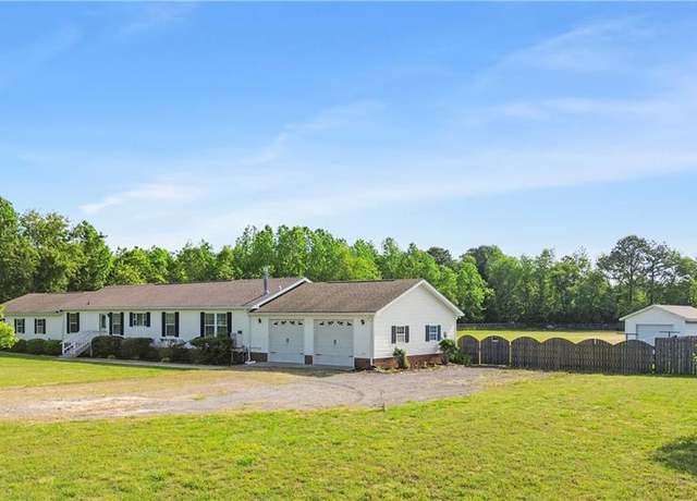 Property at 8029 Pinetta Rd, Gloucester, VA 23061, 3 beds, 2.5 baths