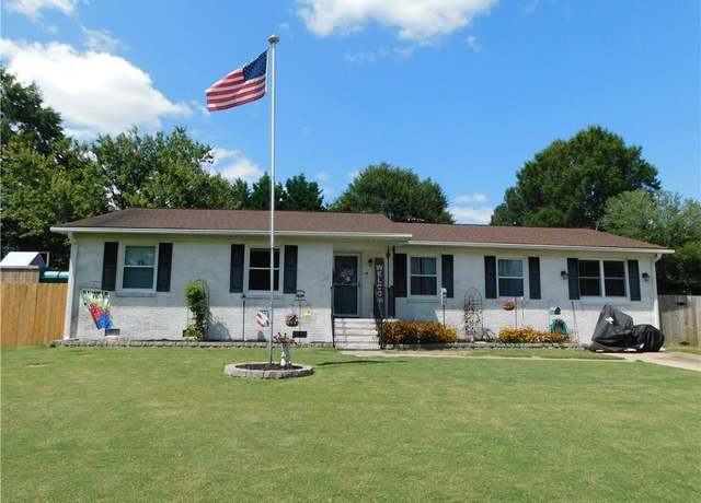 Property at 904 Ricka Ct, Chesapeake, VA 23322, 4 beds, 3 baths
