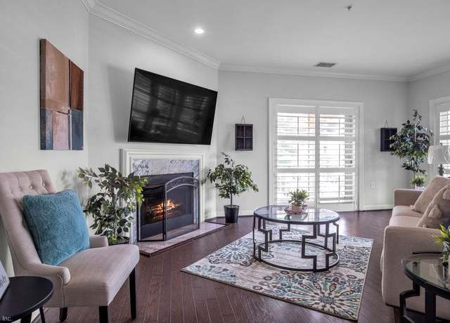 Property at 301 Brooke Ave #103, Norfolk, VA 23510, 2 beds, 2.5 baths